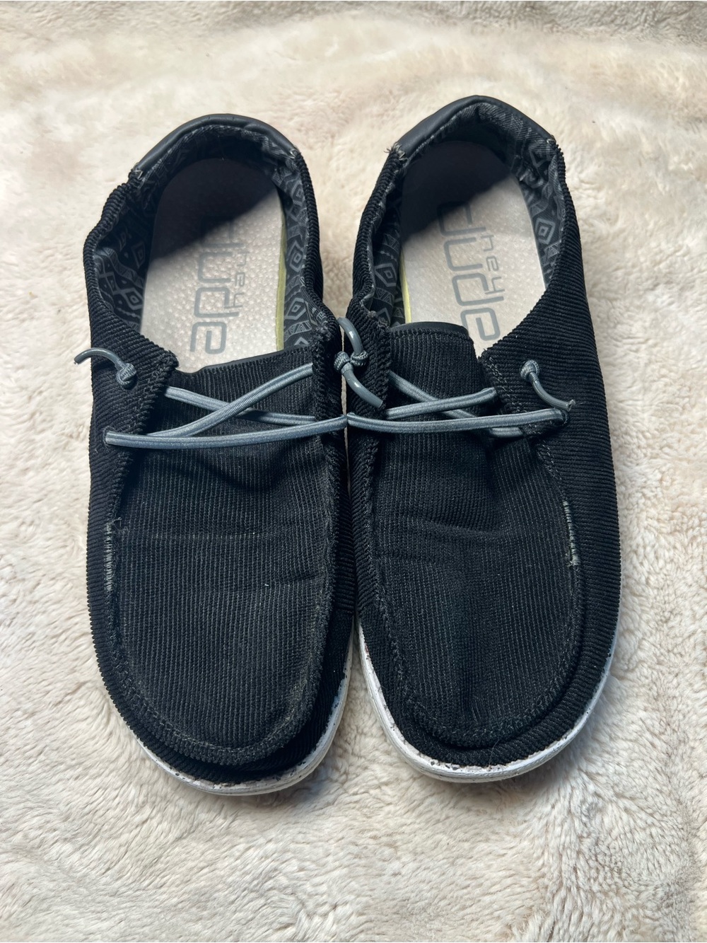 Hey dude Wendy’s corduroy women’s size 9